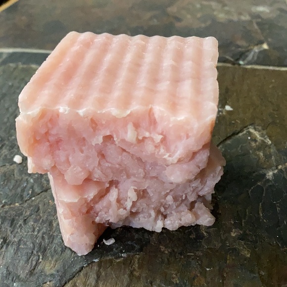 Juicy Pear artisan crafted body soap moisture rich - Picture 4 of 5